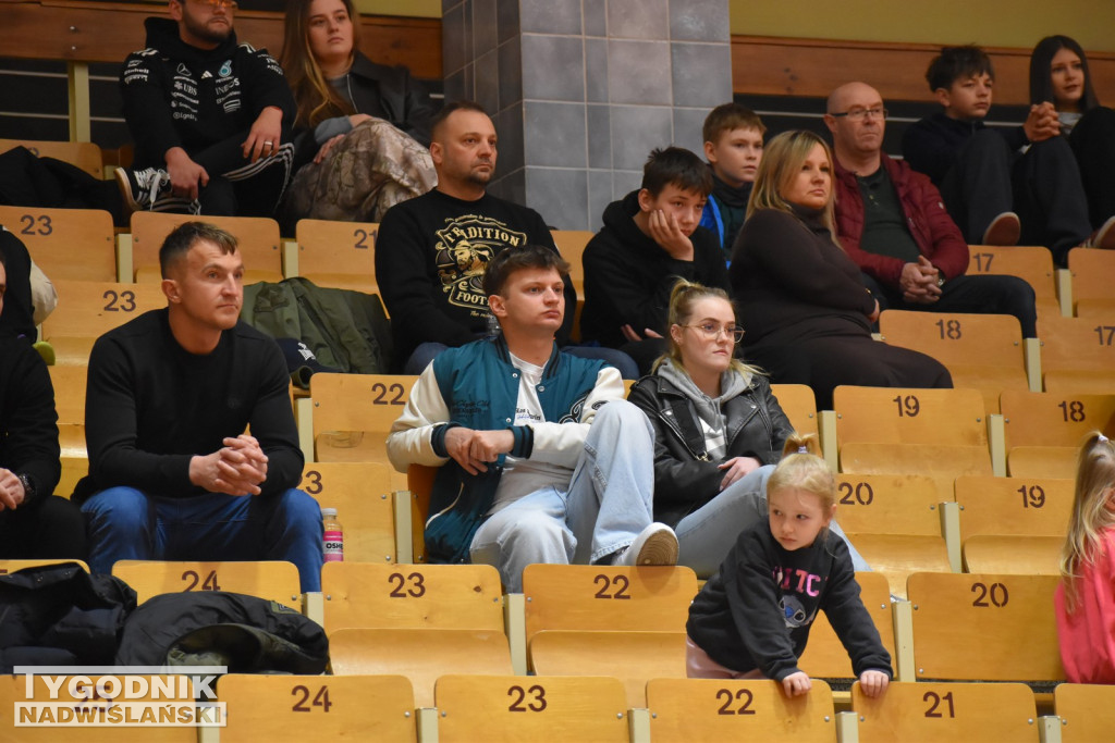 Zdjęcia kibiców z meczu Siarka - Sokół