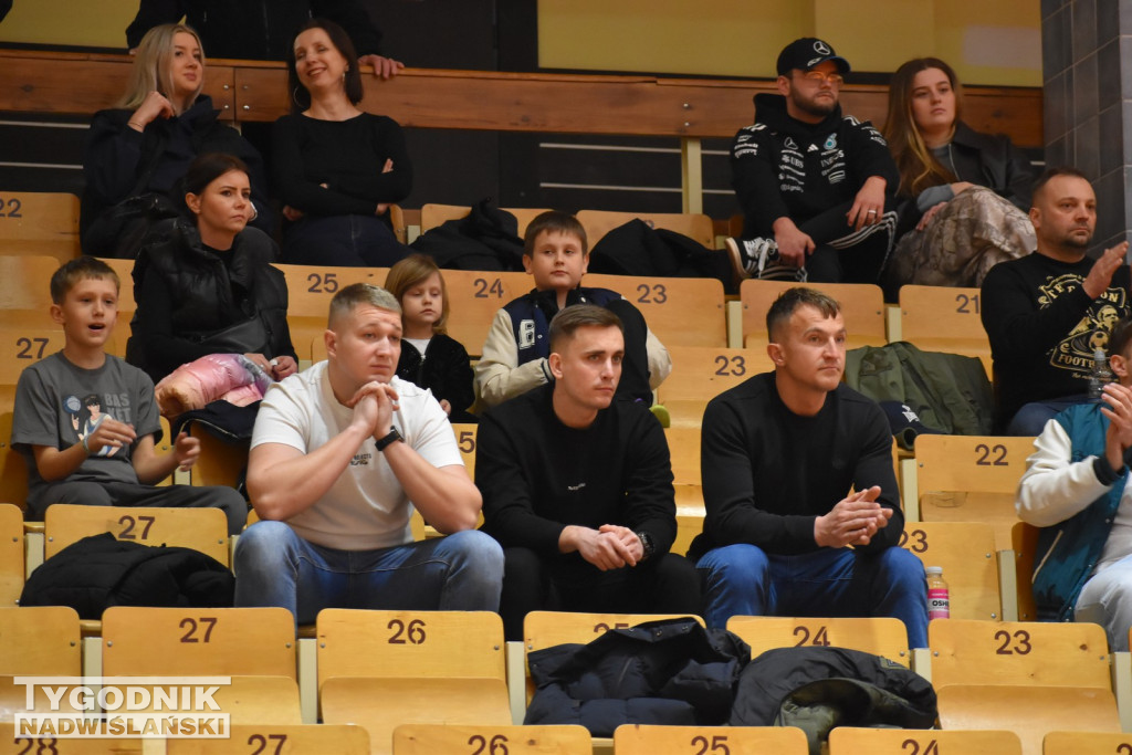 Zdjęcia kibiców z meczu Siarka - Sokół