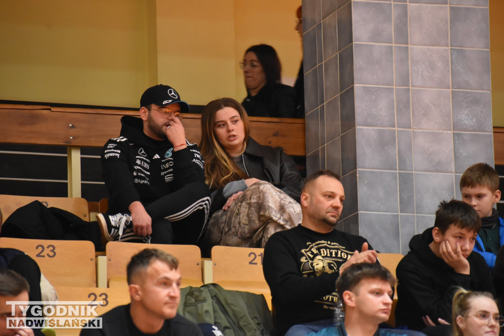 Zdjęcia kibiców z meczu Siarka - Sokół