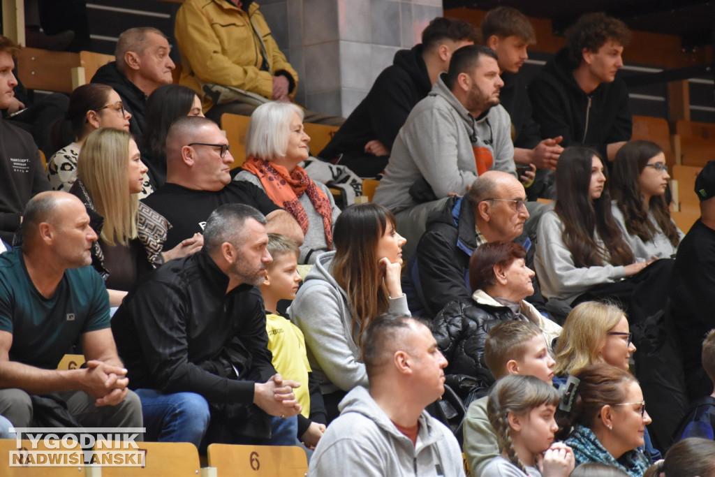 Zdjęcia kibiców z meczu Siarka - Sokół