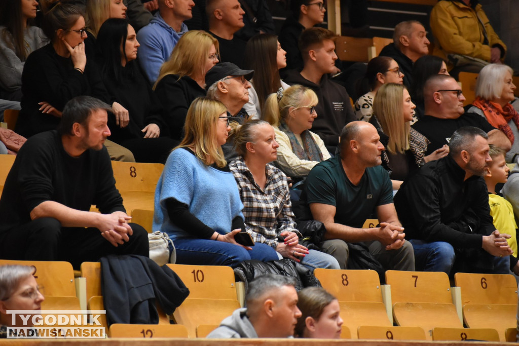 Zdjęcia kibiców z meczu Siarka - Sokół