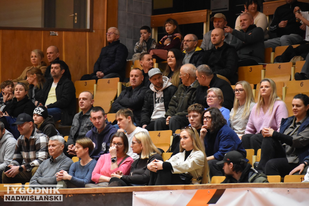 Zdjęcia kibiców z meczu Siarka - Sokół