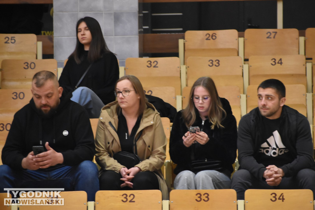 Zdjęcia kibiców z meczu Siarka - Sokół