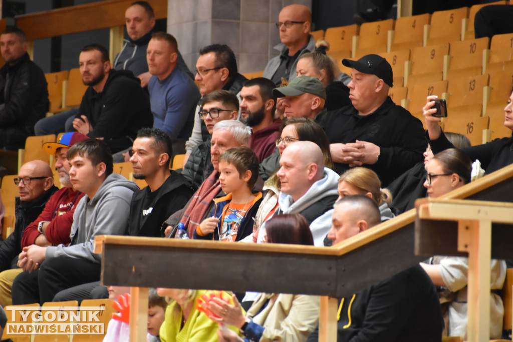 Zdjęcia kibiców z meczu Siarka - Sokół