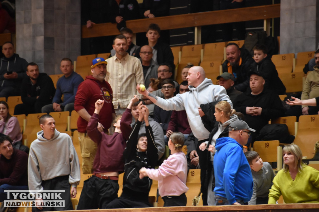 Zdjęcia kibiców z meczu Siarka - Sokół