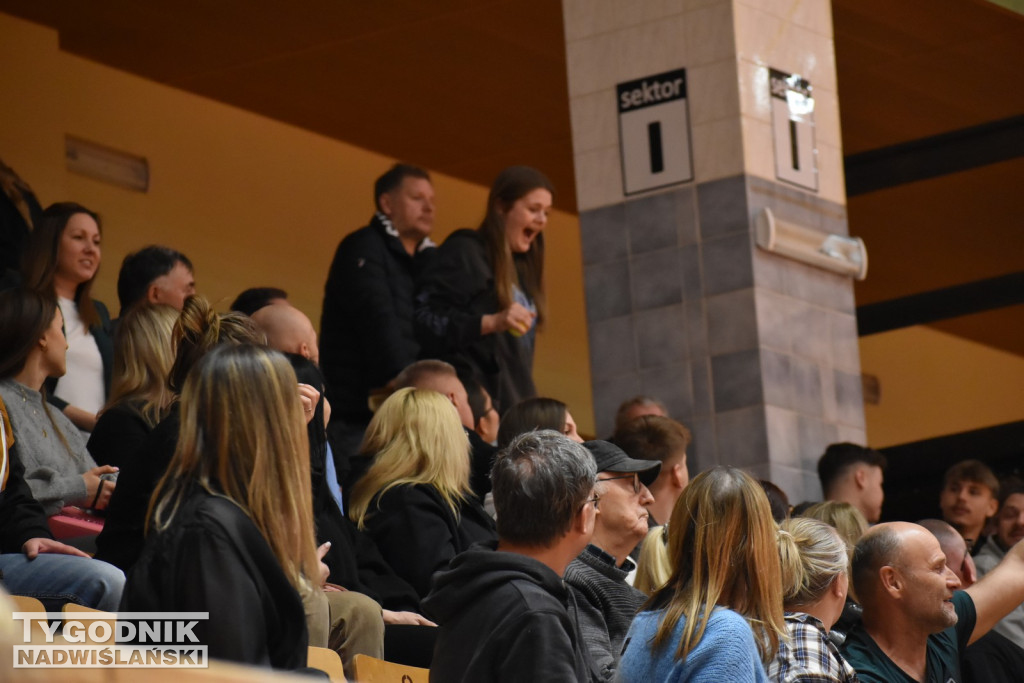 Zdjęcia kibiców z meczu Siarka - Sokół