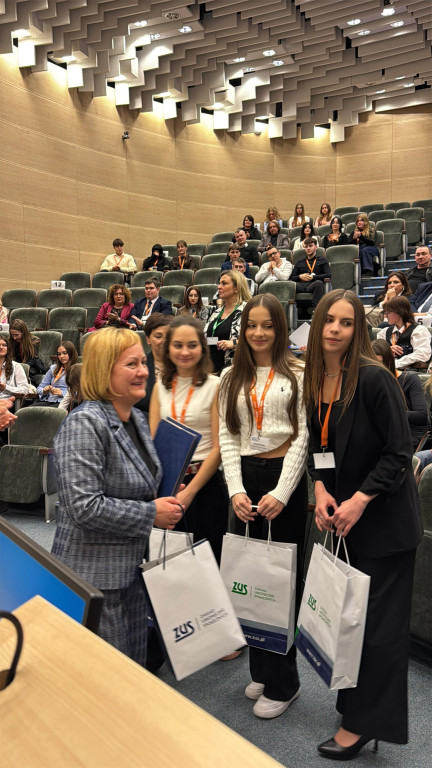 Uczennice ZS nr 2 w Tarnobrzegu na olimpiadzie