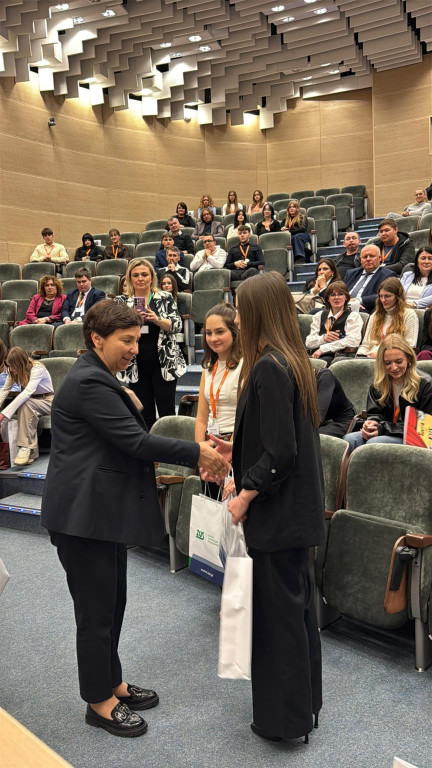 Uczennice ZS nr 2 w Tarnobrzegu na olimpiadzie