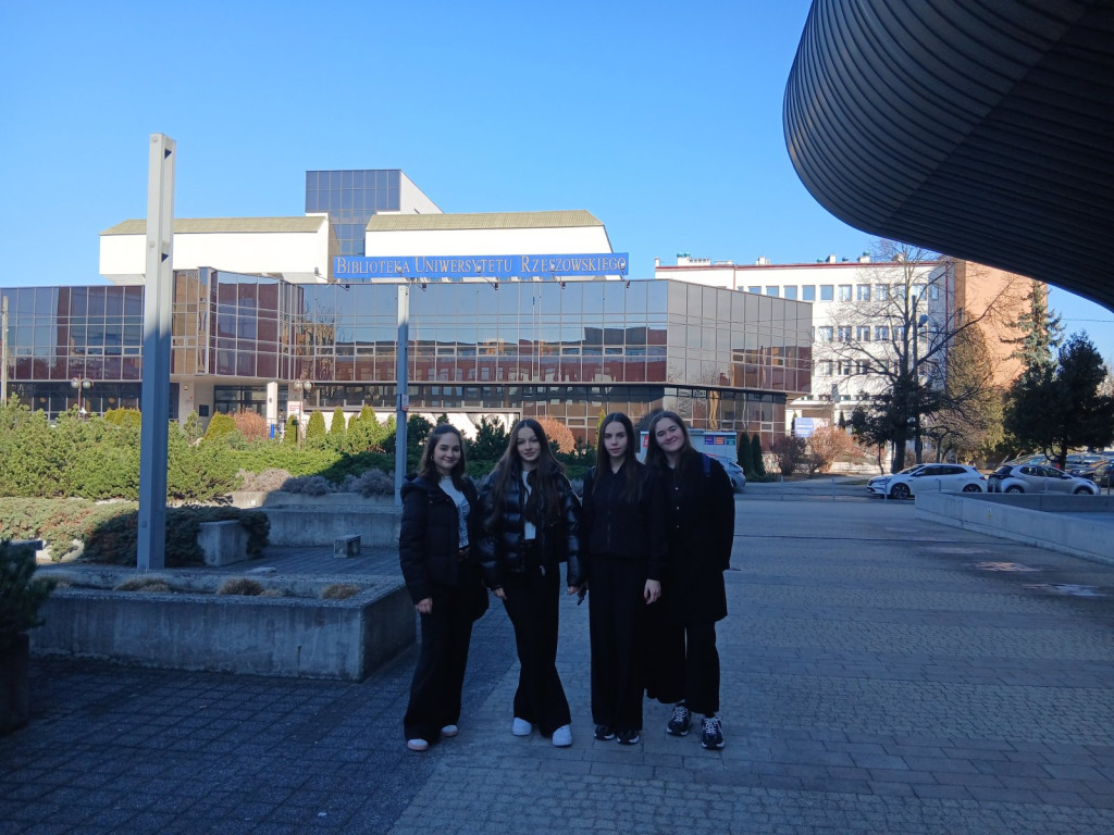 Uczennice ZS nr 2 w Tarnobrzegu na olimpiadzie