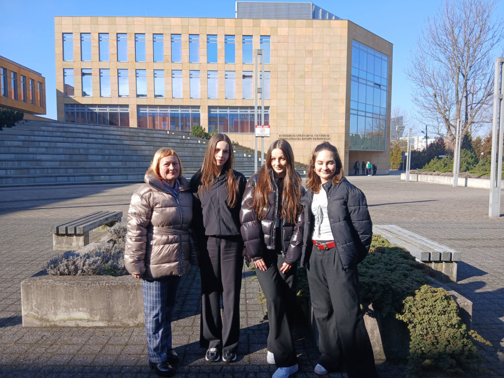 Uczennice ZS nr 2 w Tarnobrzegu na olimpiadzie