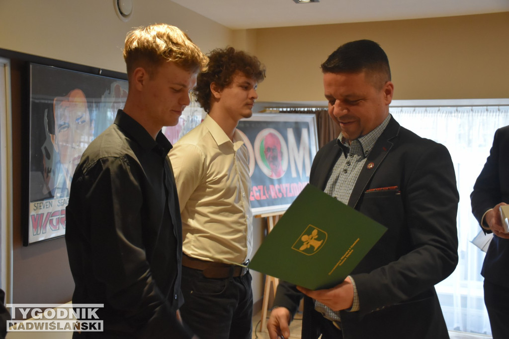 Gala sportowa w Nowej Dębie