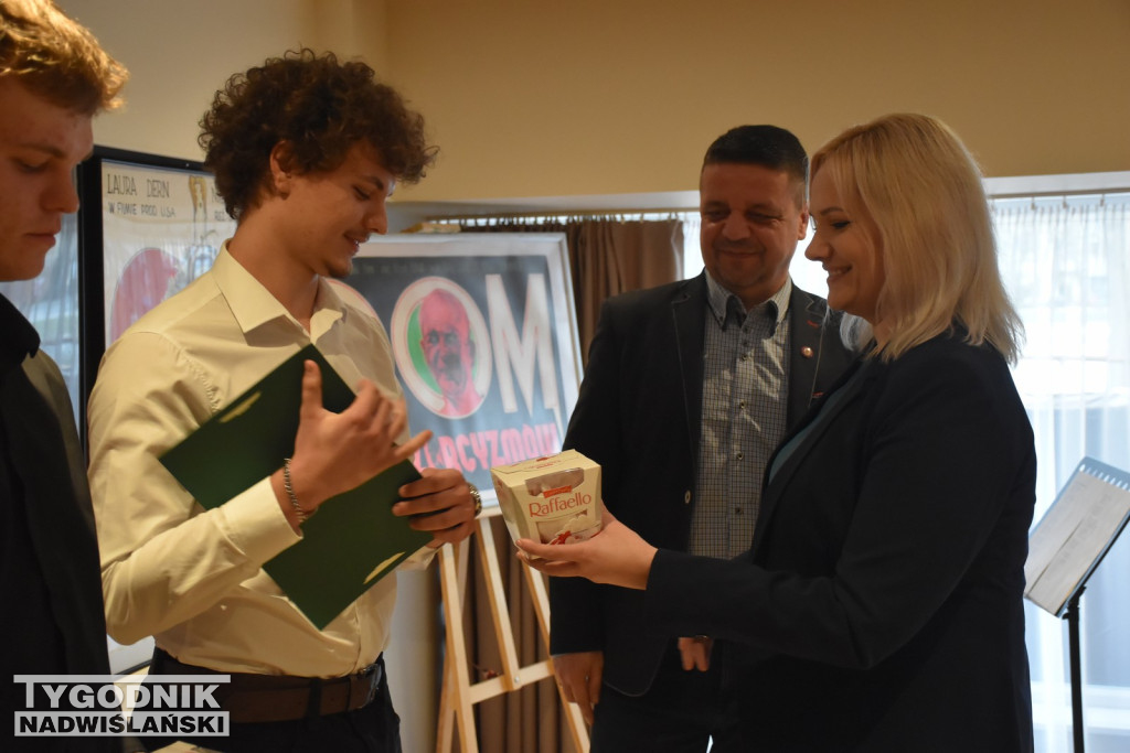 Gala sportowa w Nowej Dębie