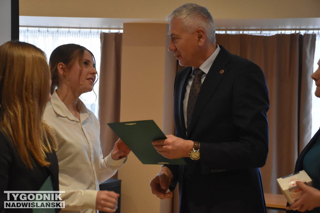 Gala sportowa w Nowej Dębie