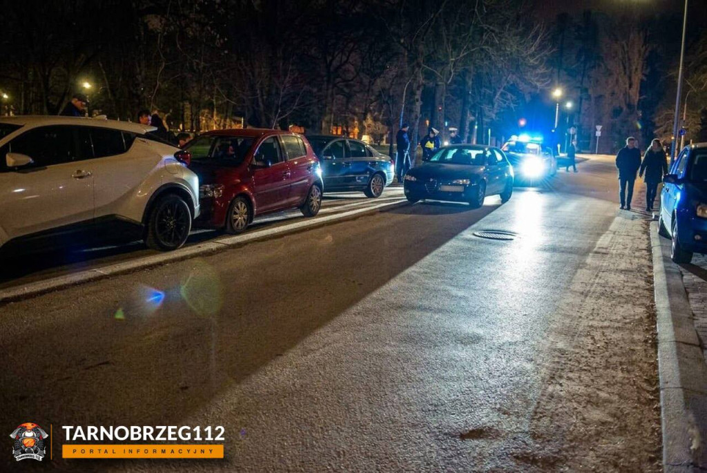 Zniszczone auta po pościgu w Tarnobrzegu