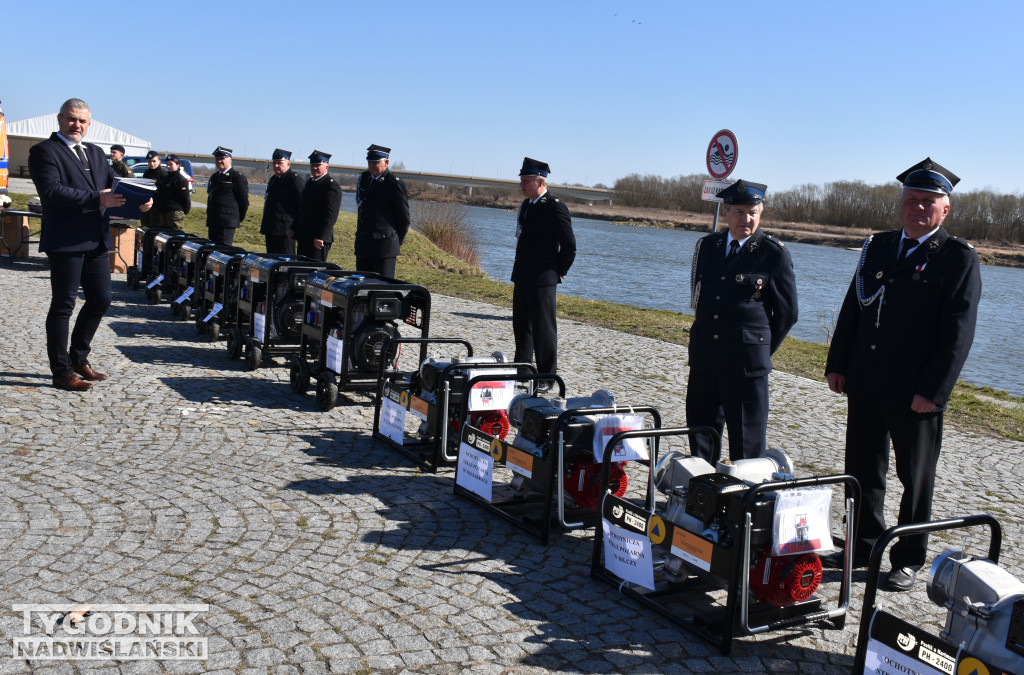 Przekazanie sprzętu w Sandomierzu