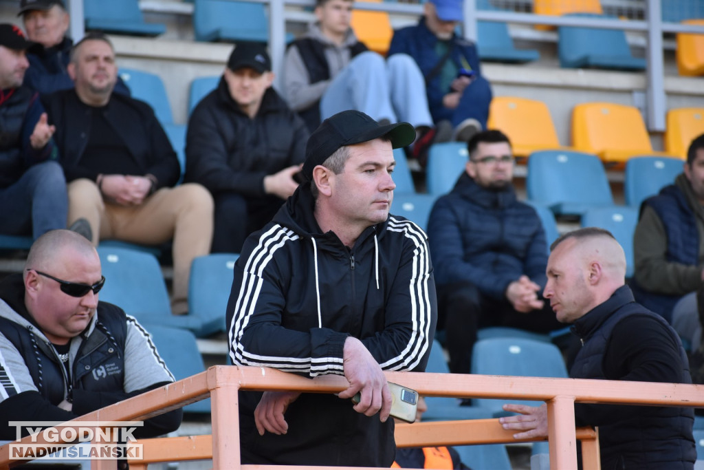 Zdjęcia kibiców na meczu Siarka - Chełmianka