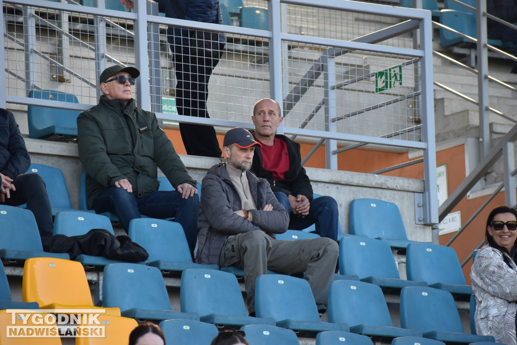 Zdjęcia kibiców na meczu Siarka - Chełmianka