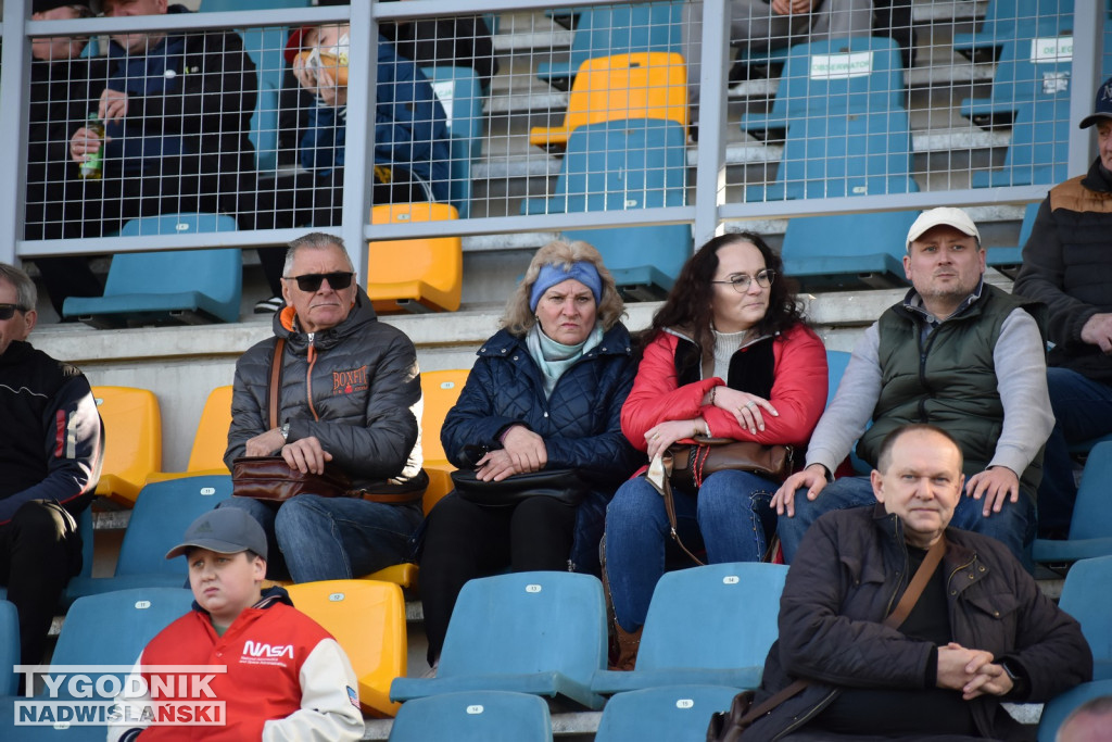 Zdjęcia kibiców na meczu Siarka - Chełmianka