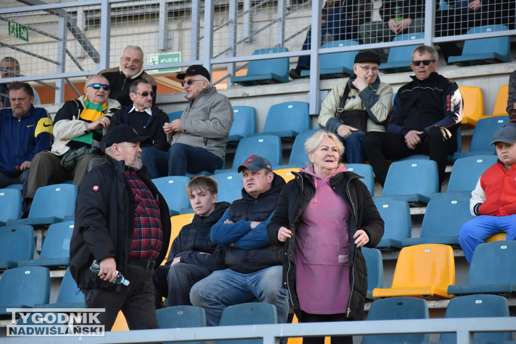 Zdjęcia kibiców na meczu Siarka - Chełmianka