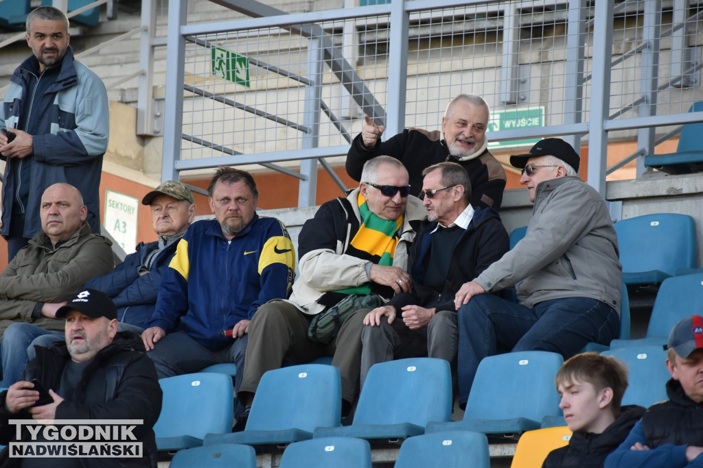 Zdjęcia kibiców na meczu Siarka - Chełmianka