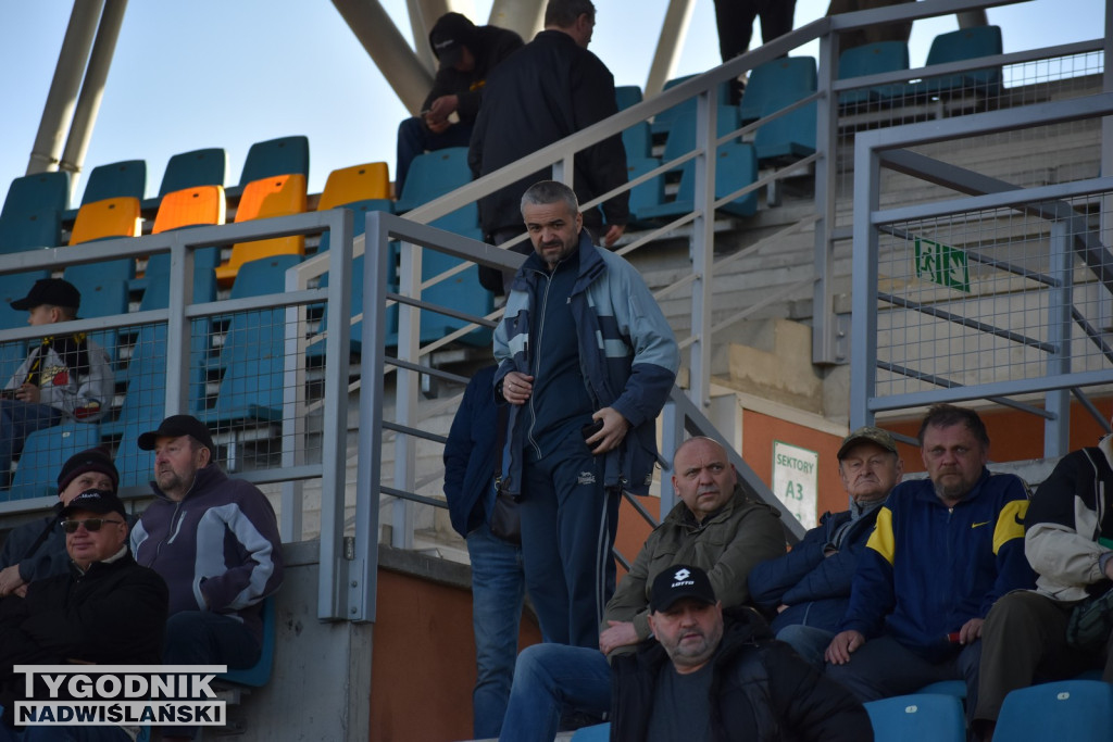 Zdjęcia kibiców na meczu Siarka - Chełmianka