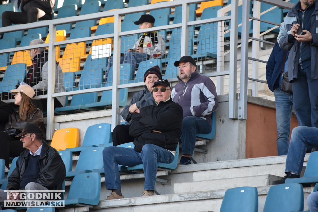 Zdjęcia kibiców na meczu Siarka - Chełmianka