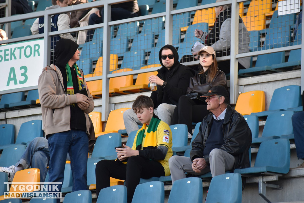 Zdjęcia kibiców na meczu Siarka - Chełmianka