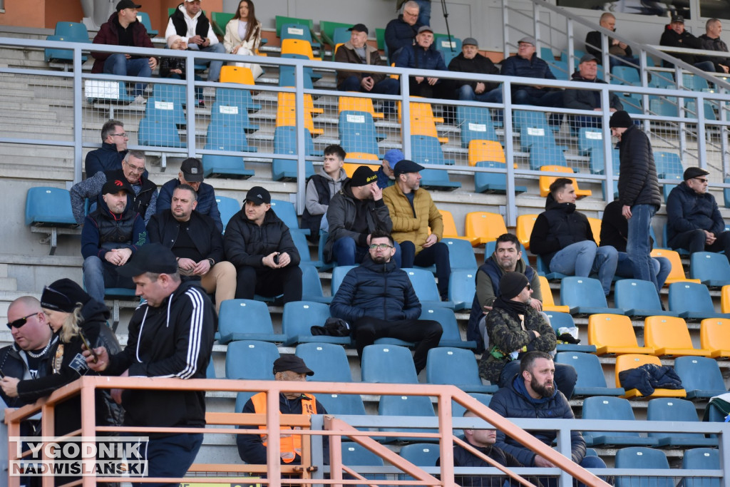 Zdjęcia kibiców na meczu Siarka - Chełmianka
