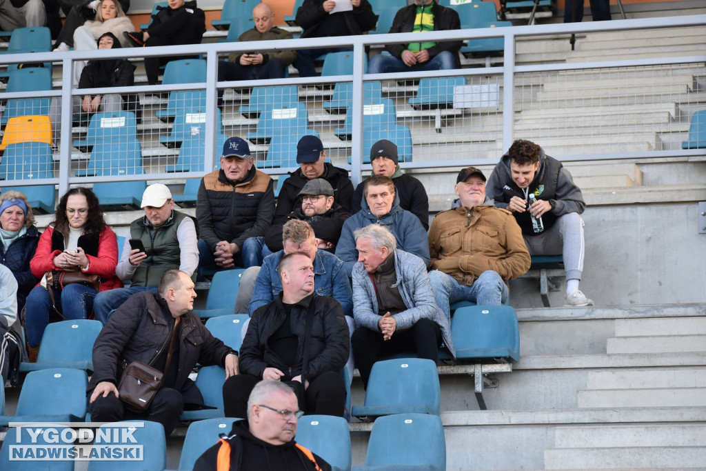 Zdjęcia kibiców na meczu Siarka - Chełmianka