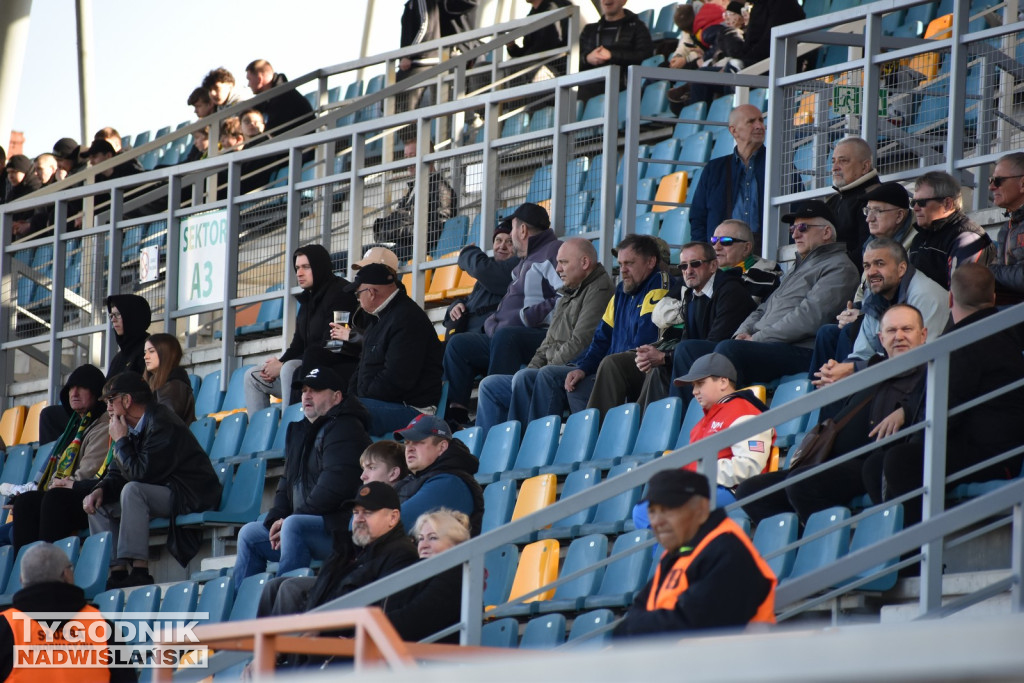 Zdjęcia kibiców na meczu Siarka - Chełmianka