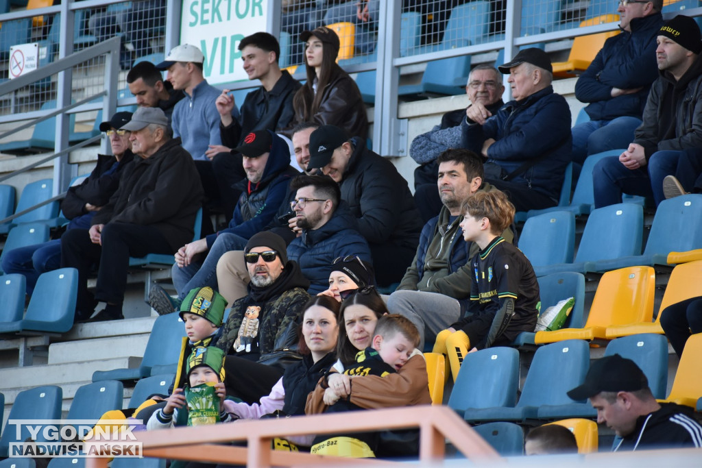 Zdjęcia kibiców na meczu Siarka - Chełmianka