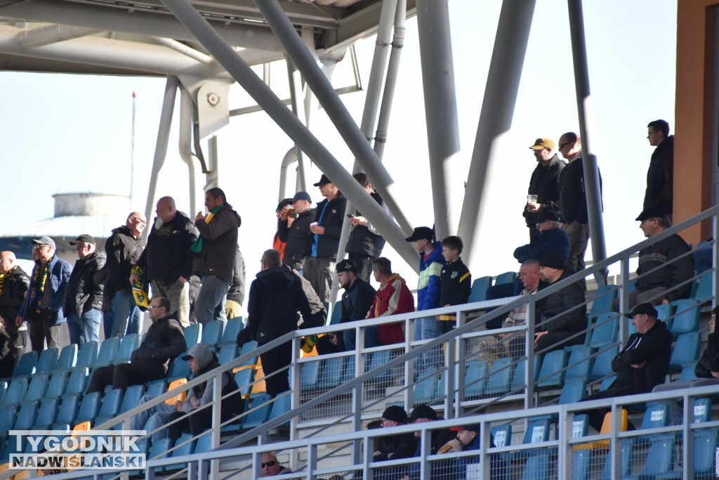 Zdjęcia kibiców na meczu Siarka - Chełmianka