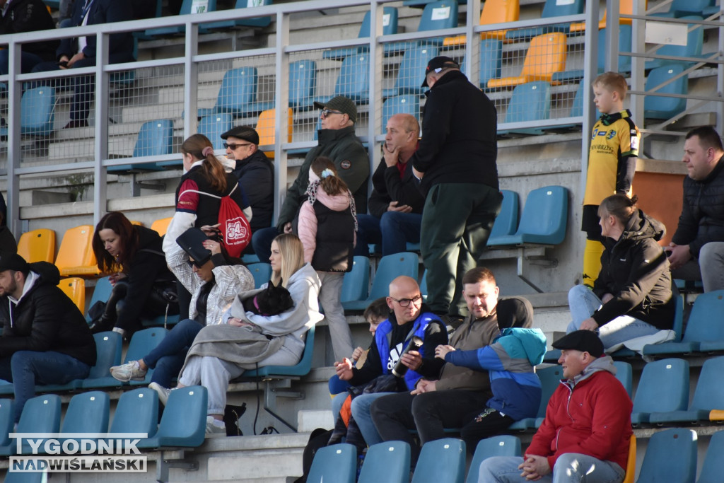 Zdjęcia kibiców na meczu Siarka - Chełmianka