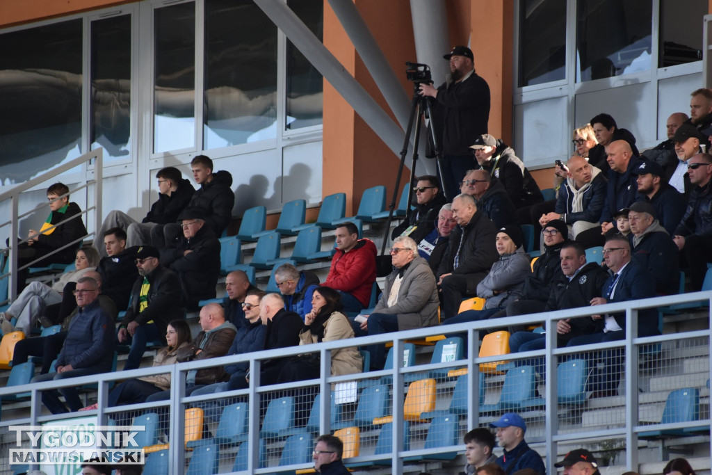 Zdjęcia kibiców na meczu Siarka - Chełmianka