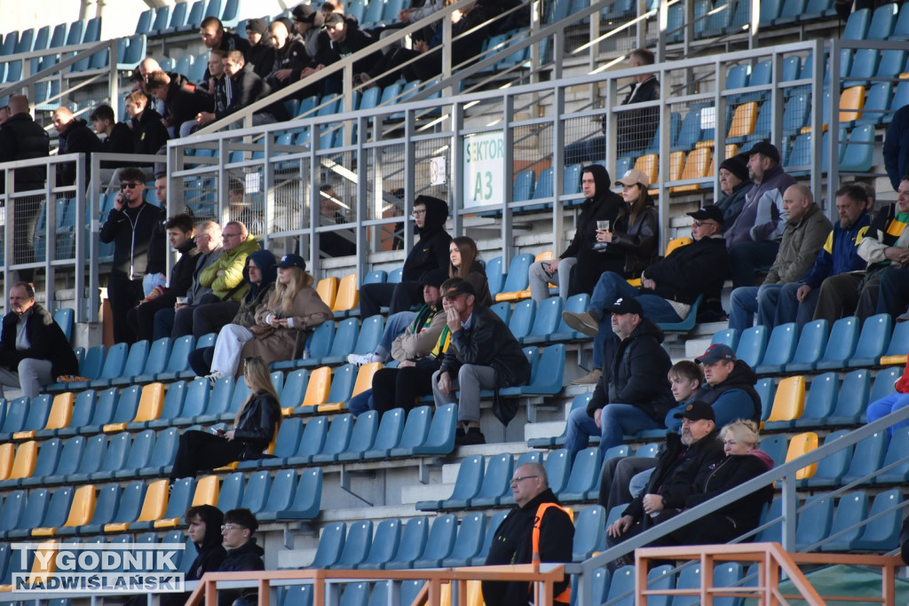 Zdjęcia kibiców na meczu Siarka - Chełmianka