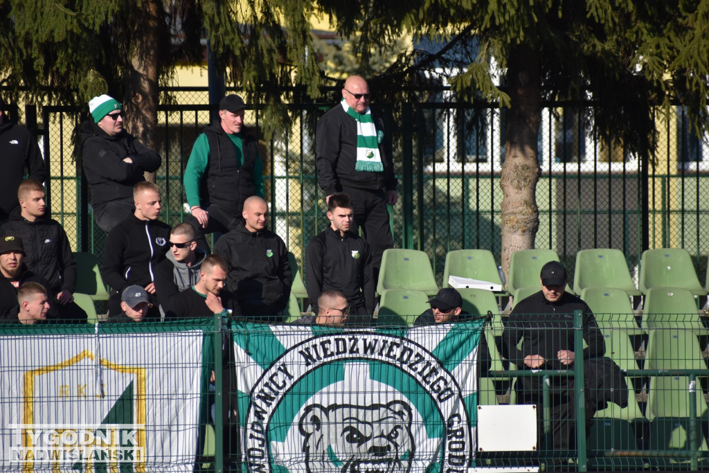 Zdjęcia kibiców na meczu Siarka - Chełmianka