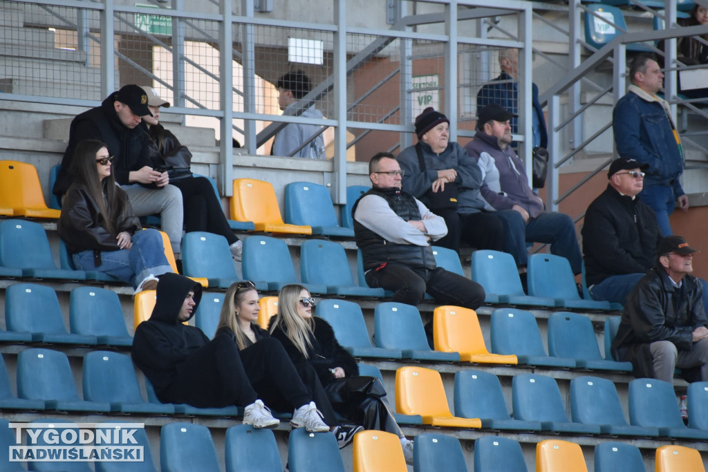 Zdjęcia kibiców na meczu Siarka - Chełmianka