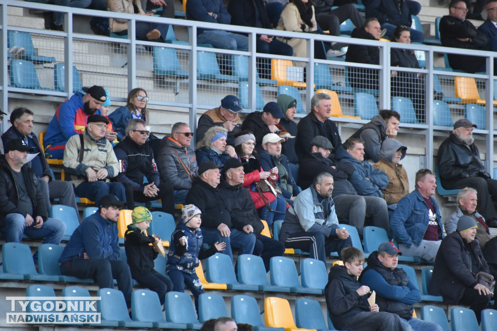 Zdjęcia kibiców na meczu Siarka - Chełmianka