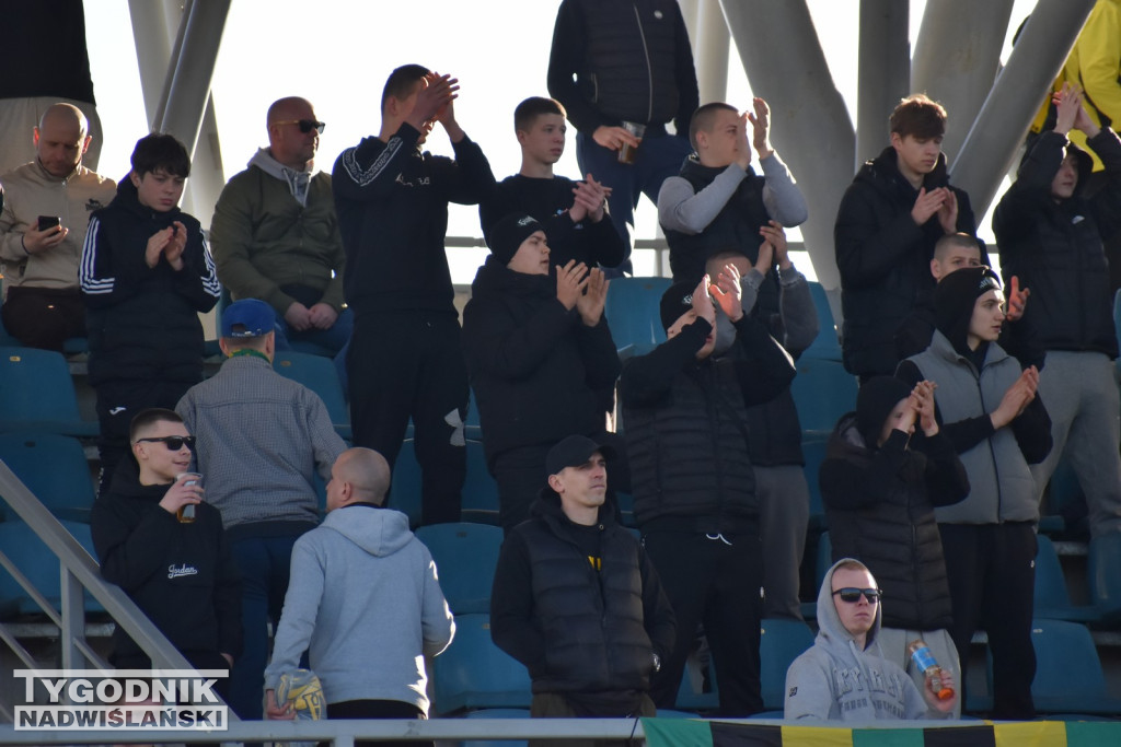 Zdjęcia kibiców na meczu Siarka - Chełmianka