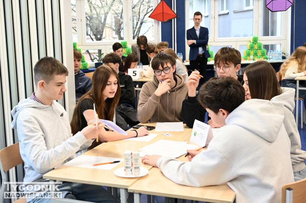 Matematyczne wyzwania w Tarnobrzegu. Za nami XI edycja konkursu „6 na 6”