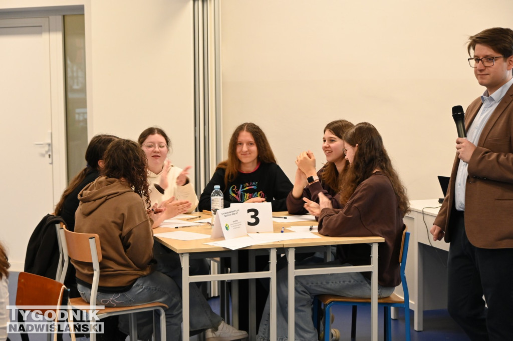 Matematyczne wyzwania w Tarnobrzegu. Za nami XI edycja konkursu „6 na 6”