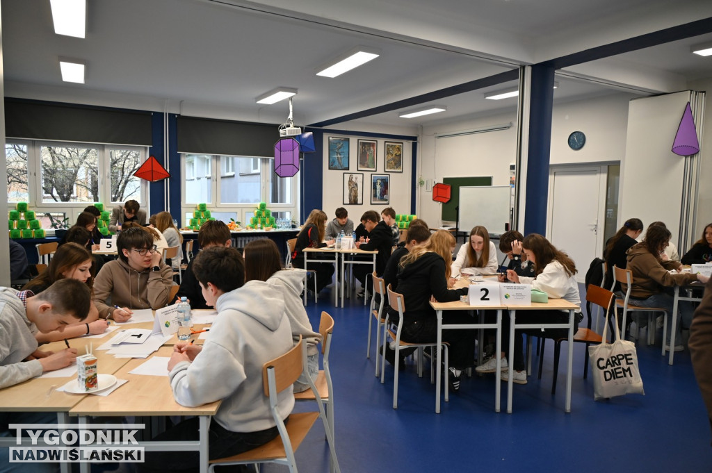 Matematyczne wyzwania w Tarnobrzegu. Za nami XI edycja konkursu „6 na 6”