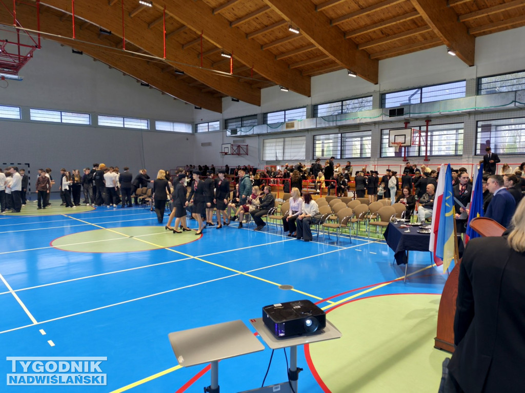 Ślubowanie uczniów I klas Zespołu Szkół nr 1 w Tarnobrzegu