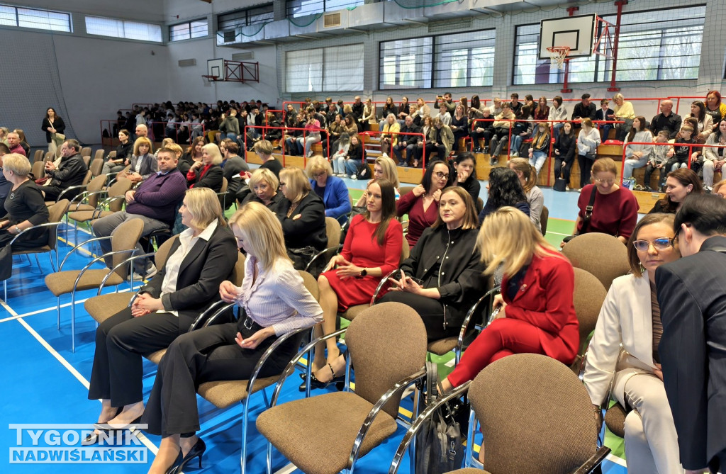 Ślubowanie uczniów I klas Zespołu Szkół nr 1 w Tarnobrzegu