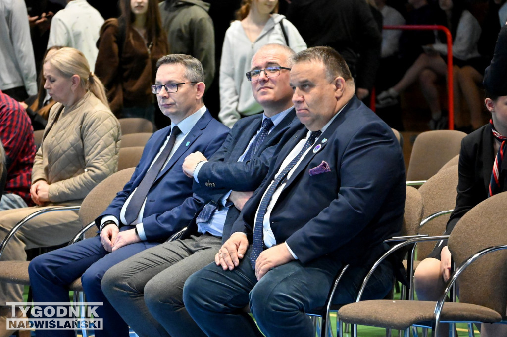 Ślubowanie uczniów I klas Zespołu Szkół nr 1 w Tarnobrzegu