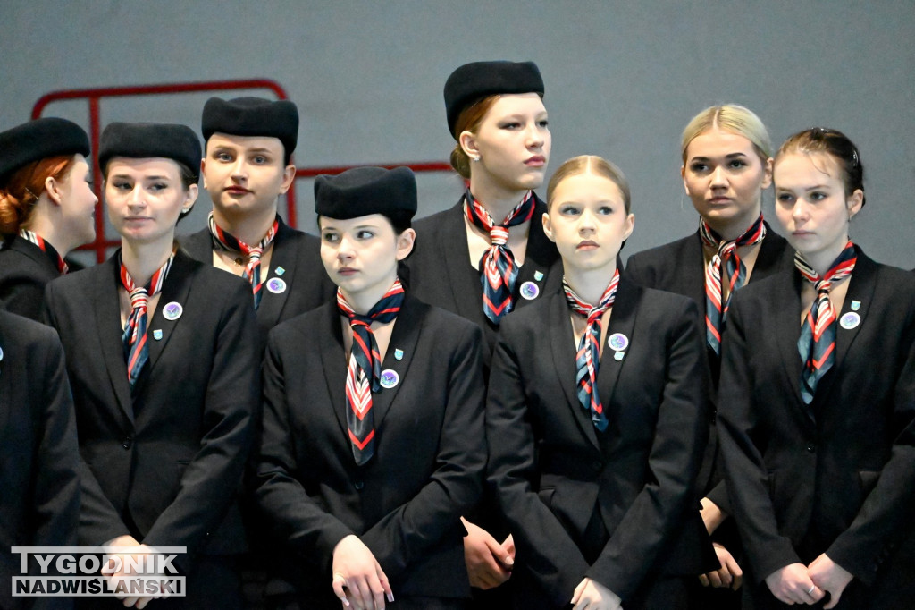 Ślubowanie uczniów I klas Zespołu Szkół nr 1 w Tarnobrzegu