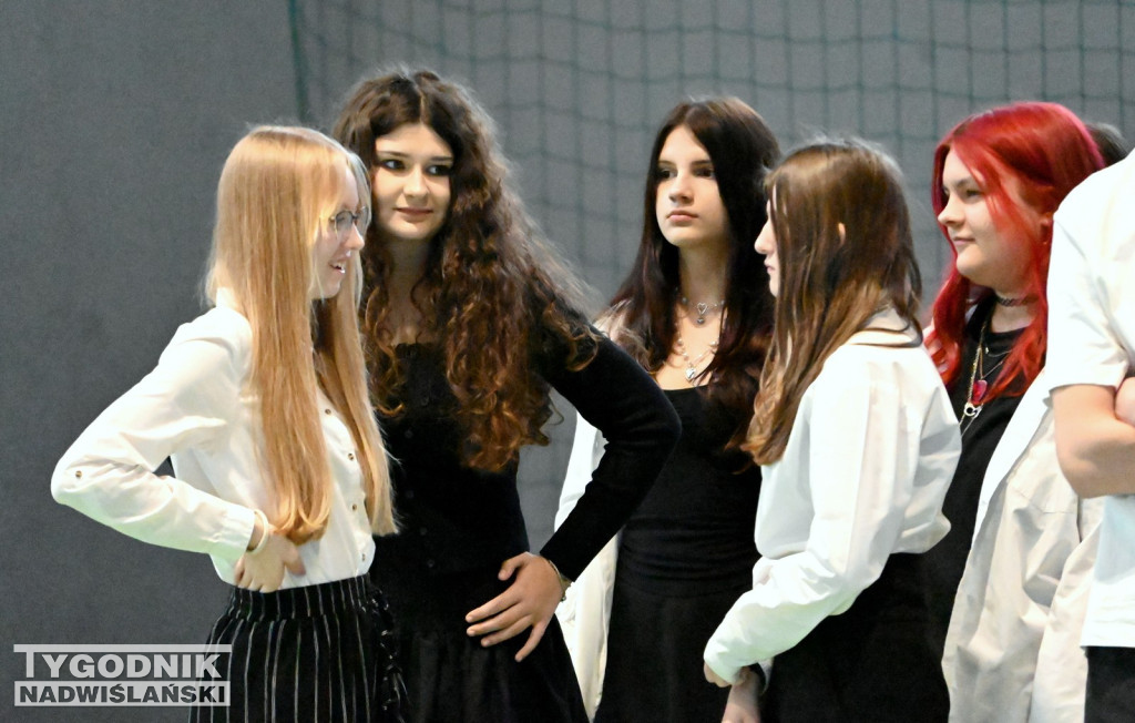 Ślubowanie uczniów I klas Zespołu Szkół nr 1 w Tarnobrzegu