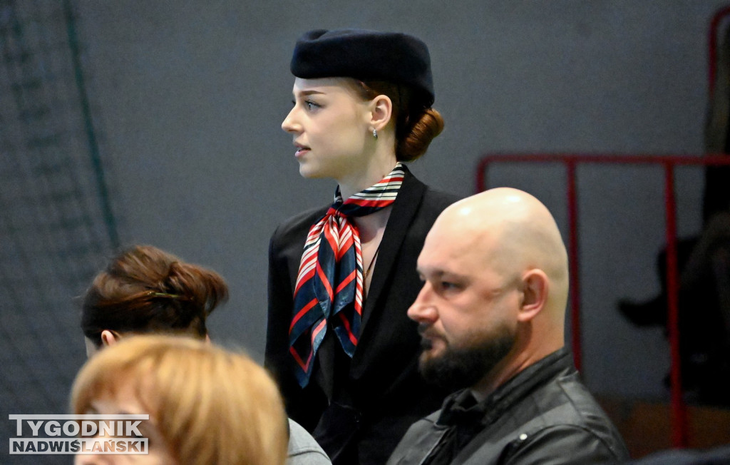 Ślubowanie uczniów I klas Zespołu Szkół nr 1 w Tarnobrzegu