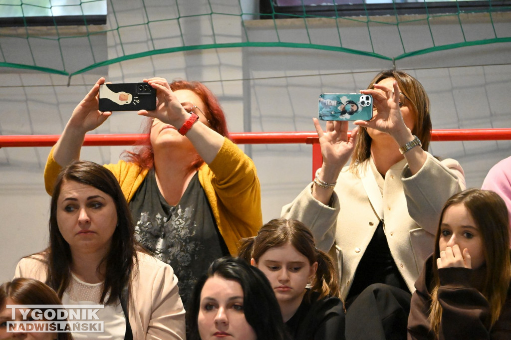 Ślubowanie uczniów I klas Zespołu Szkół nr 1 w Tarnobrzegu