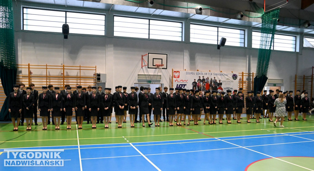 Ślubowanie uczniów I klas Zespołu Szkół nr 1 w Tarnobrzegu